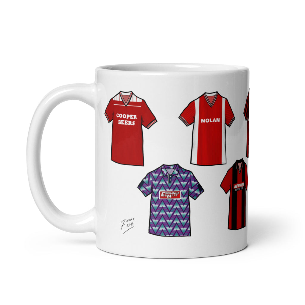 This 11oz ceramic mug is inspired by the AFC Bournemouth shirts of the past, making it a perfect gift for fans of the Cherries. 