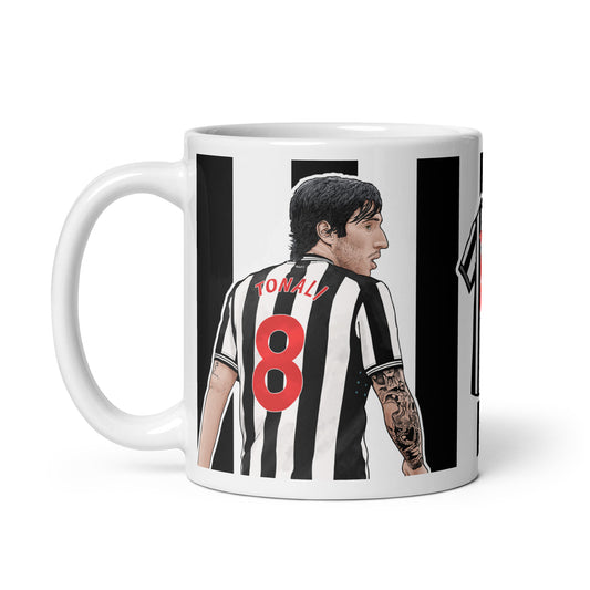 A football mug featuring inspired artwork of Newcastle United player Tonali