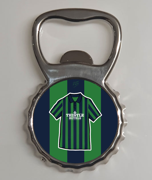 Bottle opener inspired by the Leeds United shirt of 1993 - 1995. Worn by the likes of Tony Yeboah